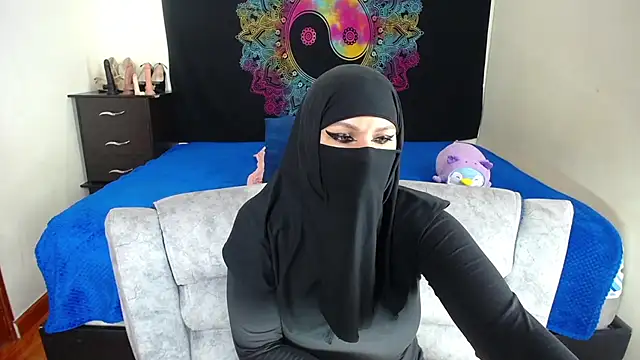 evelyn  salah online show from 11-30-25, 05:28