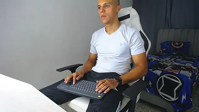 DavidAngell7 online show from 02-20-25, 04:07