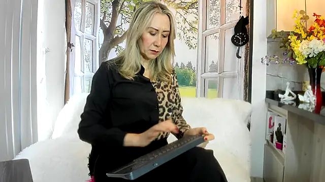 ashleymilf 1 online show from 04-03-26, 03:32