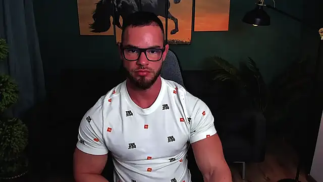 Snapshot of marcobadass chatting on 02-19-25, 06:43 marcobadass online show from 02-19-25, 06:43