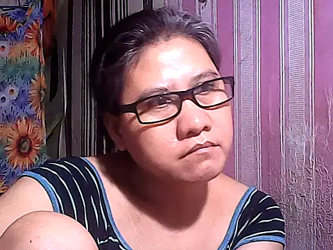 sweetsosie18 online show from 10-17-25, 11:46