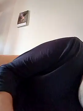 makau1 online show from 02-15-25, 12:54