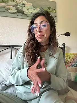 amanilouve online show from 04-17-26, 07:22