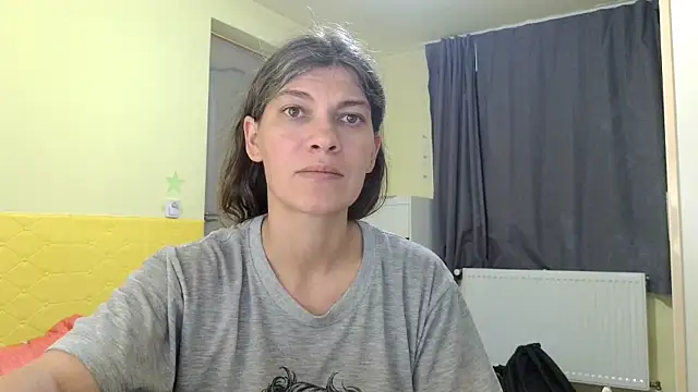 Snapshot of MercyLove chatting on 05-09-26, 02:00 MercyLove online show from 05-09-26, 02:00