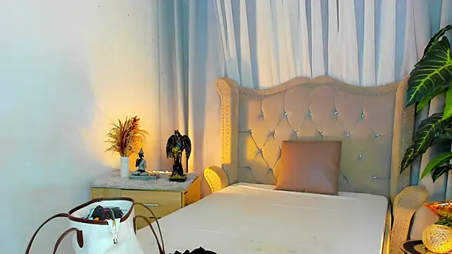 Snapshot of MistressSatisfactionOnTop chatting on 11-03-25, 12:35 MistressSatisfactionOnTop online show from 11-03-25, 12:35