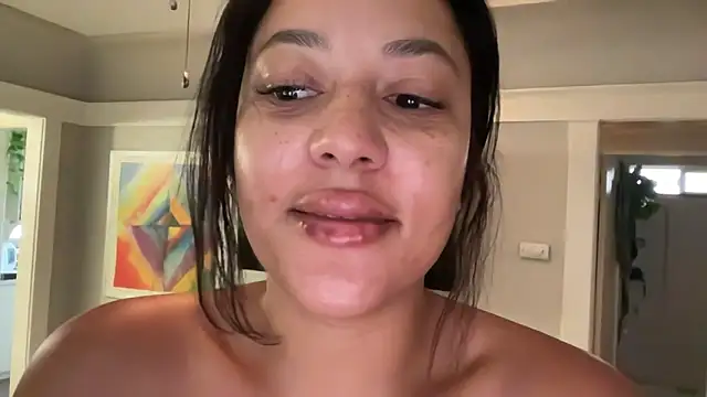 Snapshot of dreamyriri chatting on 06-01-26, 02:08 dreamyriri online show from 06-01-26, 02:08