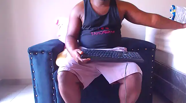Snapshot of zuluboyxx chatting on 12-13-24, 05:16 zuluboyxx online show from 12-13-24, 05:16