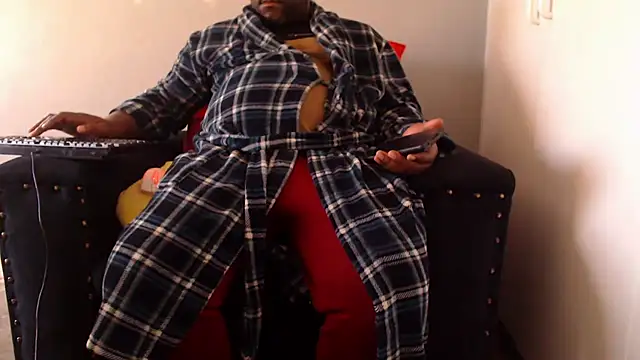 Snapshot of zuluboyxx chatting on 06-03-26, 05:21 zuluboyxx online show from 06-03-26, 05:21