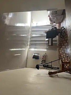 Juliana News online show from 11-11-25, 04:18