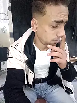 Snapshot of highguy chatting on 02-19-25, 02:01 highguy online show from 02-19-25, 02:01