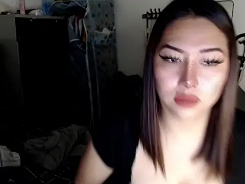 Snapshot of urqueendominant chatting on 05-04-26, 03:24 urqueendominant online show from 05-04-26, 03:24