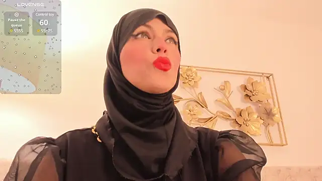 Snapshot of hanajameela chatting on 03-08-25, 11:37 hanajameela online show from 03-08-25, 11:37
