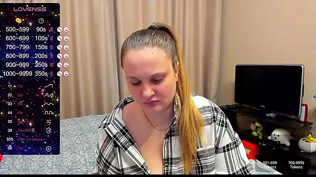 Snapshot of AlanaBrox chatting on 12-08-24, 12:40 AlanaBrox online show from 12-08-24, 12:40