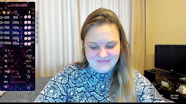 Snapshot of AlanaBrox chatting on 01-13-25, 10:47 AlanaBrox online show from 01-13-25, 10:47