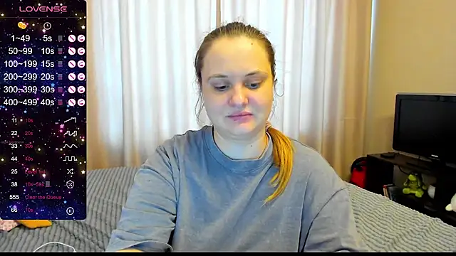 Snapshot of AlanaBrox chatting on 02-16-25, 09:15 AlanaBrox online show from 02-16-25, 09:15