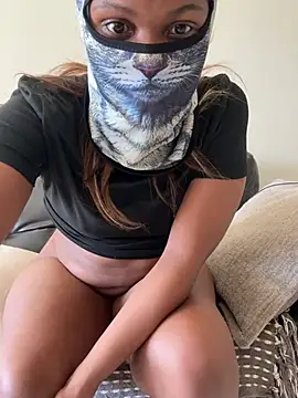 StupidNaturalPhatBooty  online show from 02-15-26, 08:46