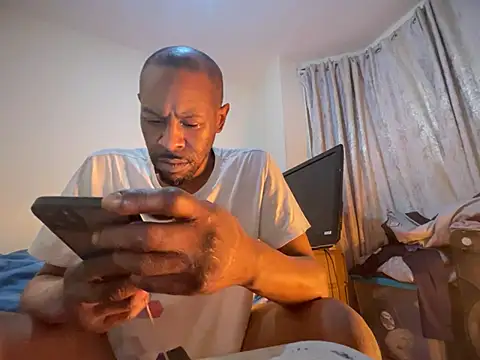 CuzzyB69 online show from 03-07-25, 05:40