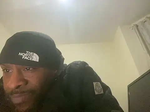 CuzzyB69 online show from 03-18-25, 07:31