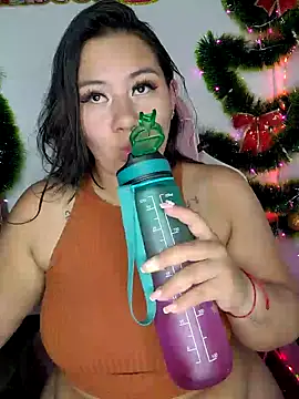 Snapshot of ValerieDiiamond chatting on 12-17-24, 04:56 ValerieDiiamond online show from 12-17-24, 04:56