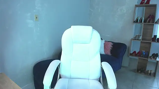 MissRhodes1 online show from 10-30-25, 08:09