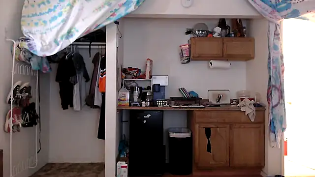 Snapshot of coryandthepeach chatting on 12-15-24, 05:42 coryandthepeach online show from 12-15-24, 05:42