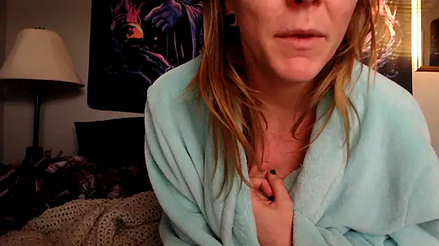 Snapshot of coryandthepeach chatting on 02-18-25, 02:49 coryandthepeach online show from 02-18-25, 02:49