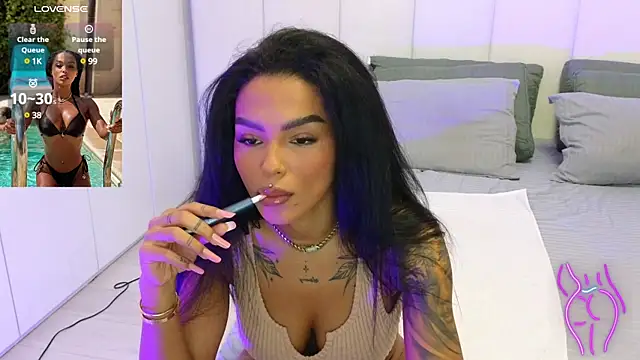 Snapshot of KimiBrown chatting on 02-11-25, 10:37 KimiBrown online show from 02-11-25, 10:37