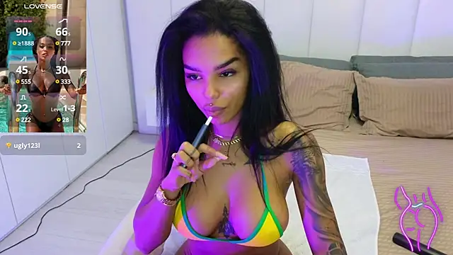 Snapshot of KimiBrown chatting on 03-08-25, 09:06 KimiBrown online show from 03-08-25, 09:06