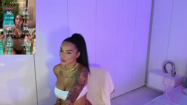 Snapshot of KimiBrown chatting on 09-29-25, 10:09 KimiBrown online show from 09-29-25, 10:09