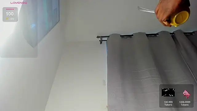 Snapshot of caroline_tovar chatting on 03-20-26, 10:47 caroline tovar online show from 03-20-26, 10:47