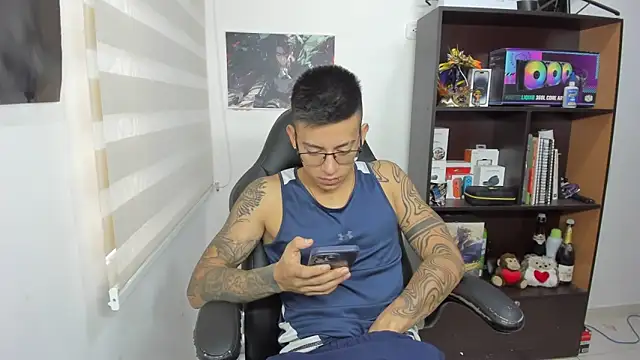 Snapshot of SIXXTOLOVE18 chatting on 03-06-25, 06:48 SIXXTOLOVE18 online show from 03-06-25, 06:48