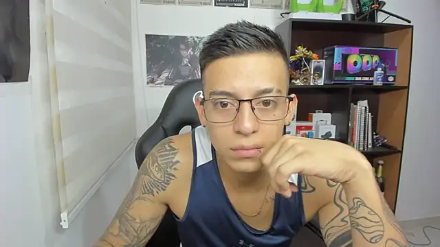 Snapshot of SIXXTOLOVE18 chatting on 03-06-25, 09:53 SIXXTOLOVE18 online show from 03-06-25, 09:53