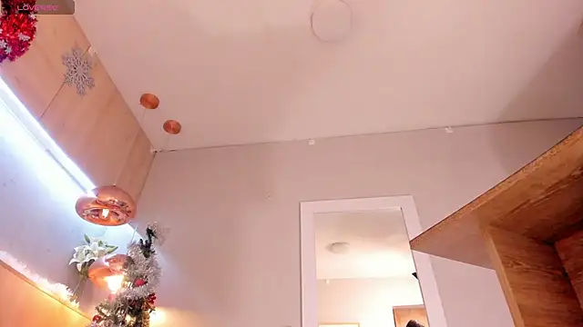 bonie lov online show from 12-21-24, 11:13