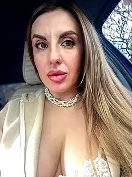 Kalli Fornia online show from 10-23-25, 08:35