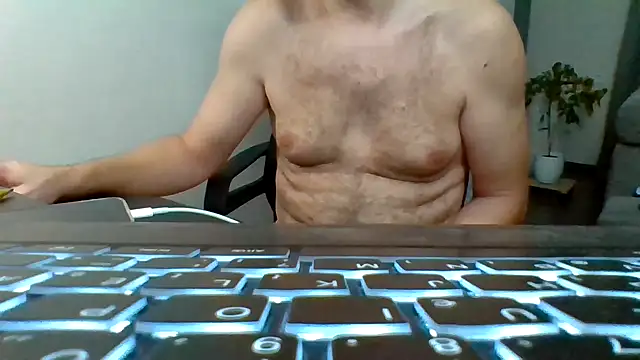 Horney boy86 online show from 09-17-25, 10:44