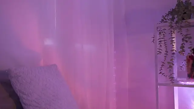 HannaMoom online show from 11-26-25, 10:44