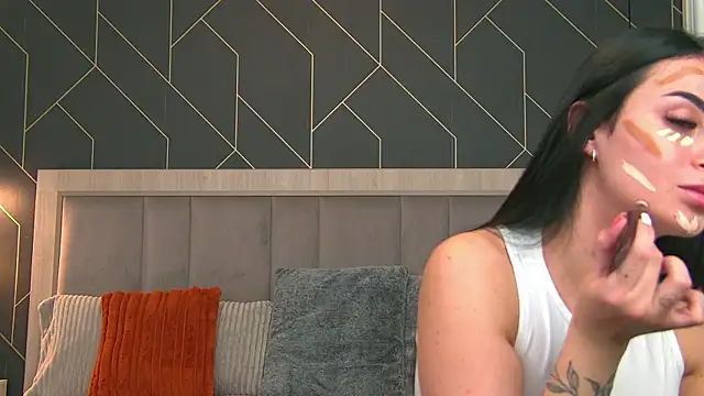 EmyLaveau online show from 04-16-26, 05:30