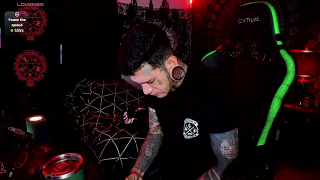 josh  ackerman online show from 10-05-25, 02:48