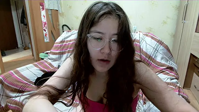 Riz girl online show from 04-19-26, 06:10