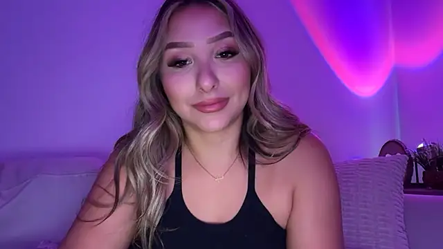 Snapshot of lustfulsmiles chatting on 06-09-26, 01:01 lustfulsmiles online show from 06-09-26, 01:01