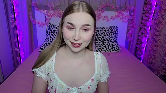 Snapshot of LilyStarlight chatting on 04-18-26, 03:54 LilyStarlight online show from 04-18-26, 03:54