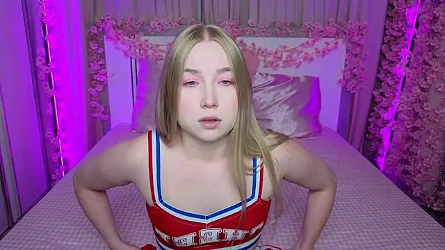 Snapshot of LilyStarlight chatting on 06-16-26, 03:42 LilyStarlight online show from 06-16-26, 03:42