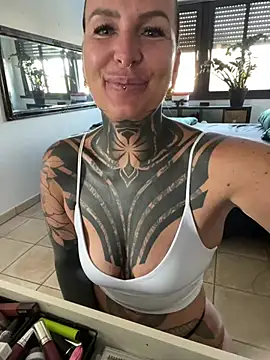 Snapshot of InkedBiitch chatting on 07-02-26, 06:41 InkedBiitch online show from 07-02-26, 06:41