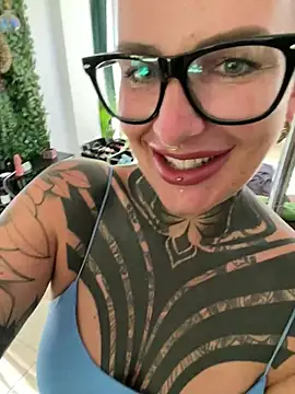 Snapshot of InkedBiitch chatting on 07-15-26, 05:34 InkedBiitch online show from 07-15-26, 05:34