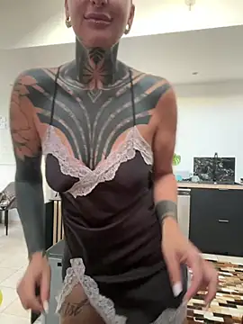 Snapshot of InkedBiitch chatting on 07-17-26, 04:52 InkedBiitch online show from 07-17-26, 04:52
