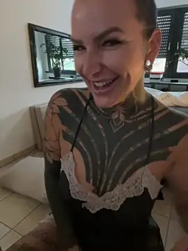 Snapshot of InkedBiitch chatting on 07-31-26, 04:34 InkedBiitch online show from 07-31-26, 04:34