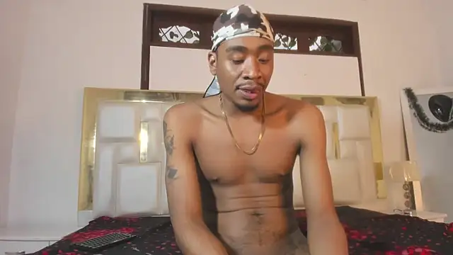 Snapshot of Kylieandjhonny chatting on 12-12-24, 10:09 Kylieandjhonny online show from 12-12-24, 10:09