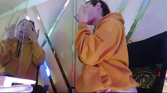 StefyFerrer online show from 10-26-25, 02:39