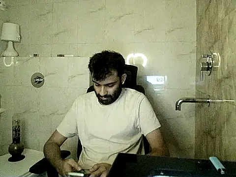 Snapshot of king_kong_india1 chatting on 09-28-25, 05:46 king kong india1 online show from 09-28-25, 05:46