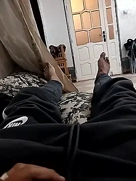 Snapshot of yacinemsila chatting on 10-18-25, 01:23 yacinemsila online show from 10-18-25, 01:23